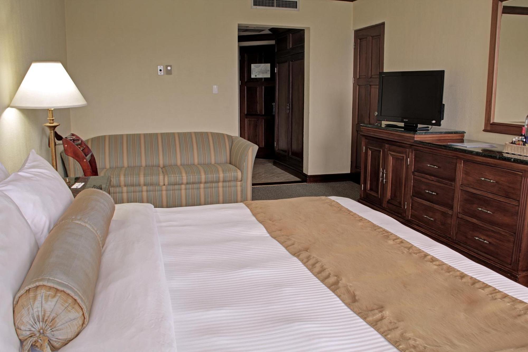 Wyndham San Jose Herradura Kültér fotó A room at the hotel